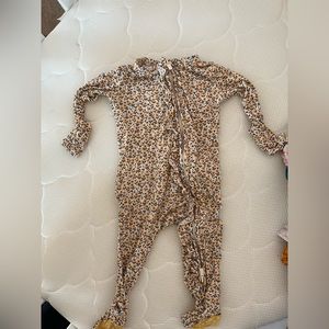 Posh Peanut Ruffled Floral Footie 🌻